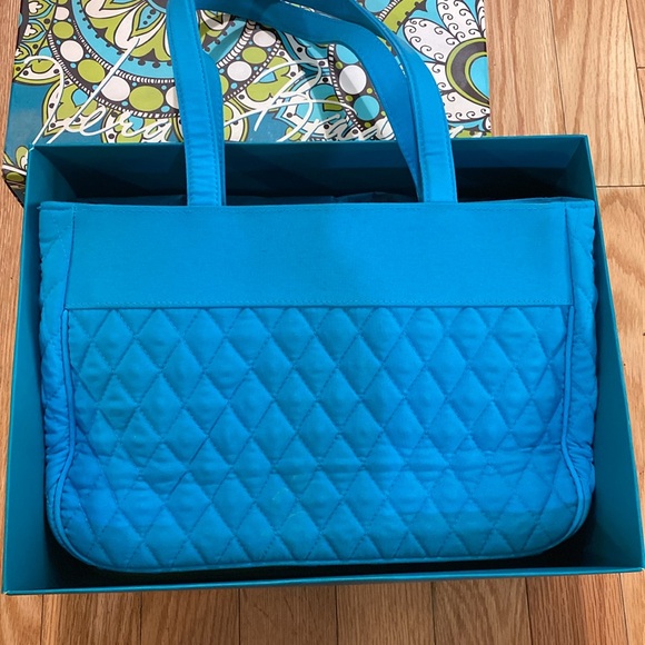 Vera Bradley quilted purse aqua. Excellent condition barely used. - Picture 2 of 6